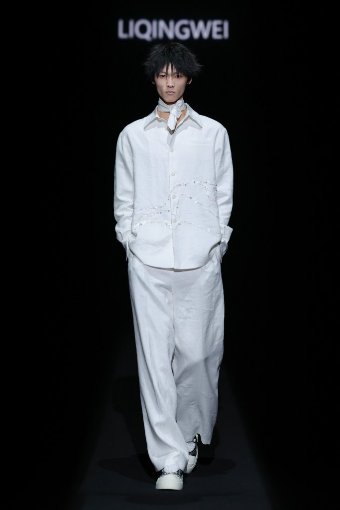 李清伟 LIQINGWEI 2026春夏高级成衣秀 - Beijing Spring 2026