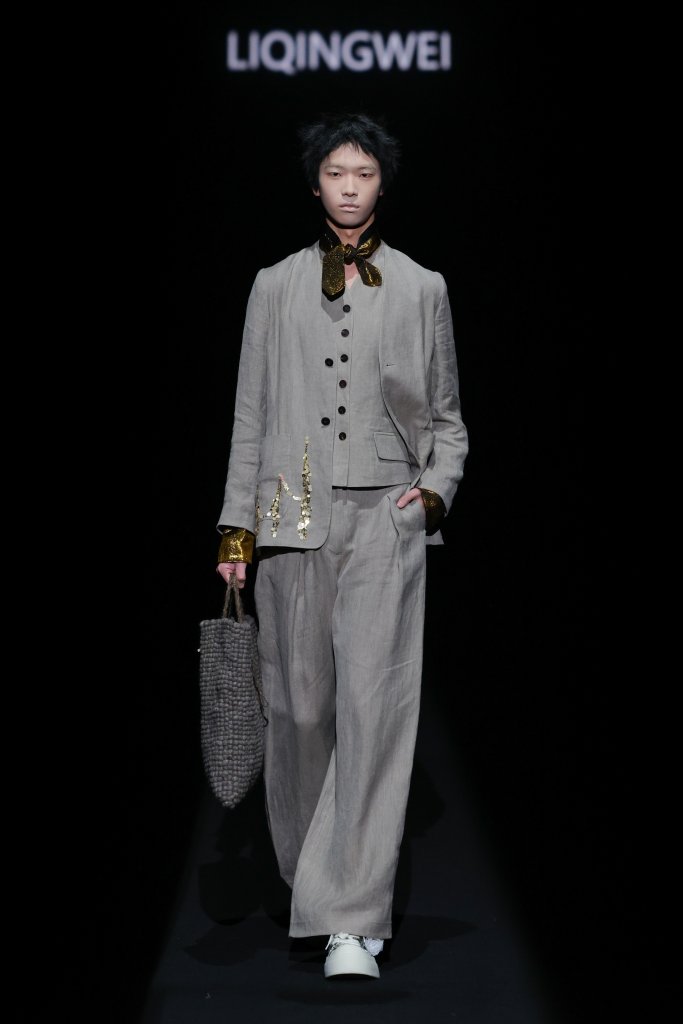 李清伟 LIQINGWEI 2026春夏高级成衣秀 - Beijing Spring 2026