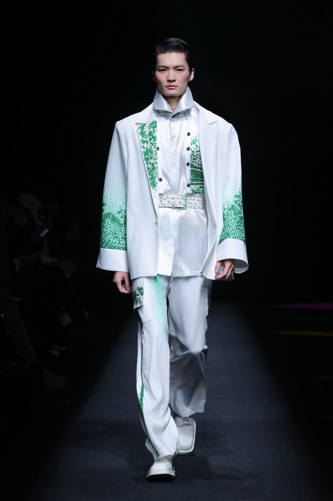 王杨x王鑫x于鑫x魏鉴非x刘俊廷x邱雨萌&单雅超 &ldquo;橙黄橘绿&rdquo;未来衣&middot;设计师联合锋尚秀 