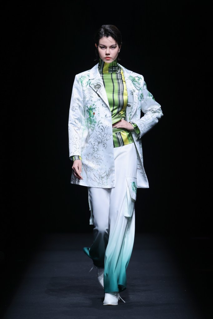 王杨x王鑫x于鑫x魏鉴非x刘俊廷x邱雨萌&单雅超 &ldquo;橙黄橘绿&rdquo;未来衣&middot;设计师联合锋尚秀 