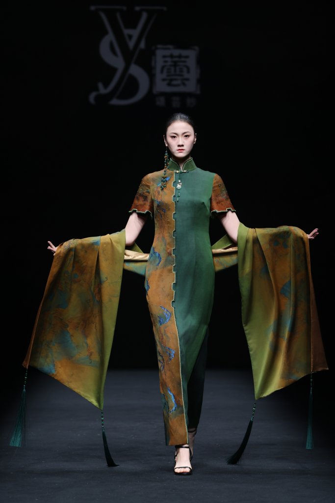 颂芸纱 &middot; 梁素云 2026春夏高级成衣秀 - Beijing Spring 2026