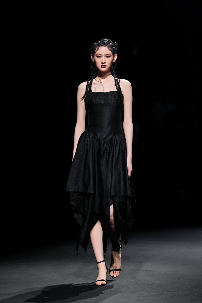 XU'S 欧阳煦 2026春夏高级成衣秀 - Beijing Spring 2026