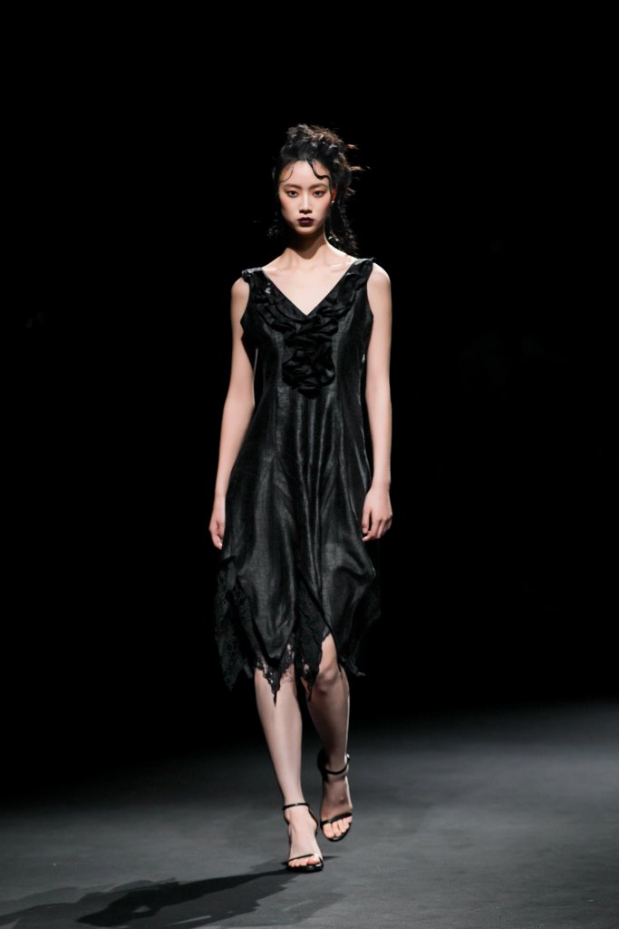 XU'S 欧阳煦 2026春夏高级成衣秀 - Beijing Spring 2026