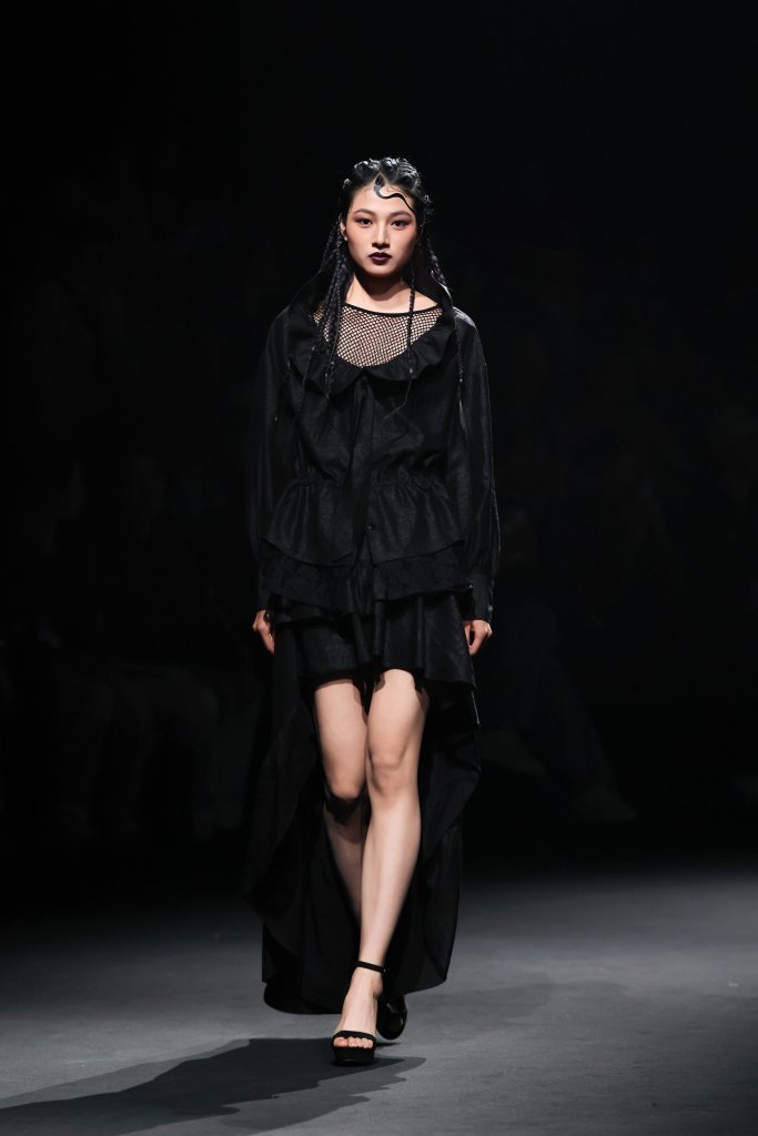 XU'S 欧阳煦 2026春夏高级成衣秀 - Beijing Spring 2026