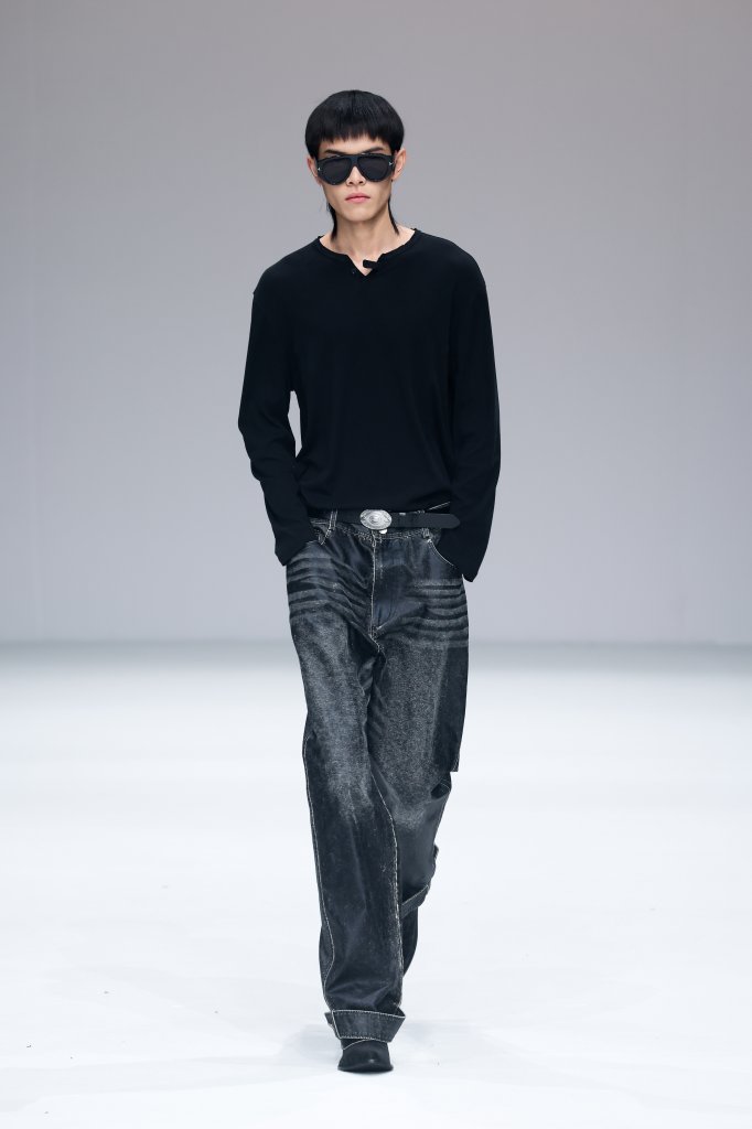 YIBENXIAN 衣本线 &middot; 赵诗玮 2026春夏男装秀 - Beijing Spring 2026