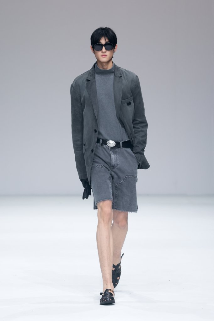 YIBENXIAN 衣本线 &middot; 赵诗玮 2026春夏男装秀 - Beijing Spring 2026