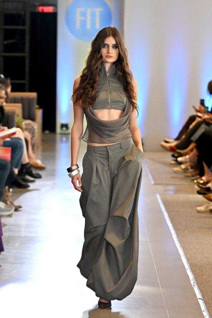 纽约时装学院 Fashion Institute of Technology（FIT） 2026/27秋冬学生作品秀