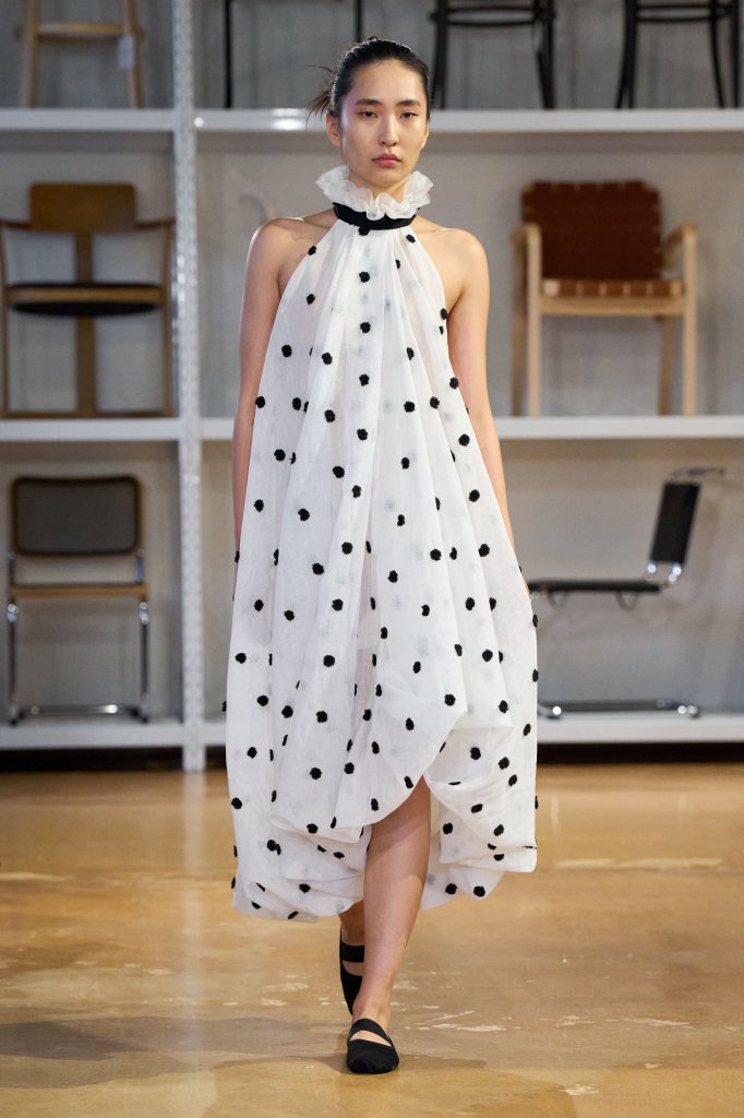 Lee Mathews 2027早春度假系列秀 - Australia Resort 2027