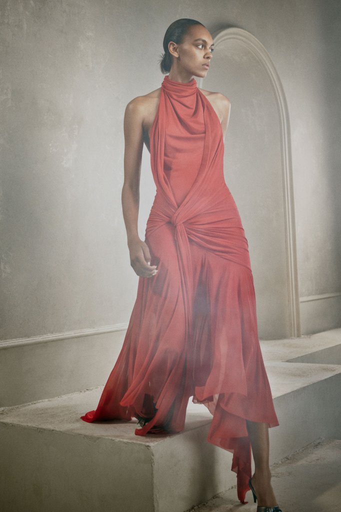 亚历山大&middot;麦昆 Alexander McQueen 2026早秋高级成衣Lookbook(Pre-Fall 2026)