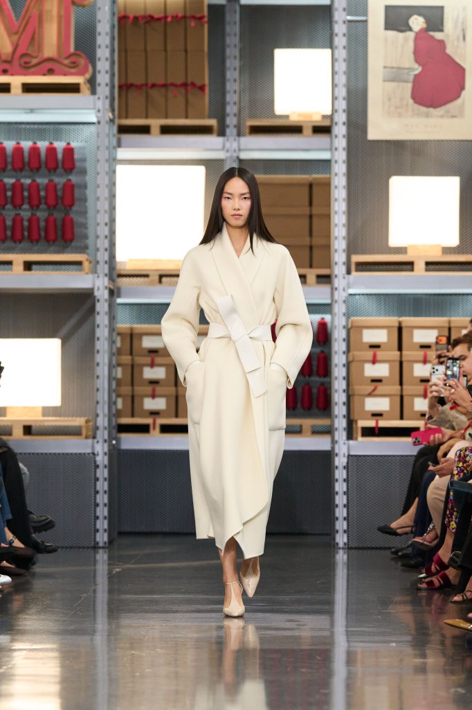麦丝玛拉 Max Mara 2027早春度假系列发布秀