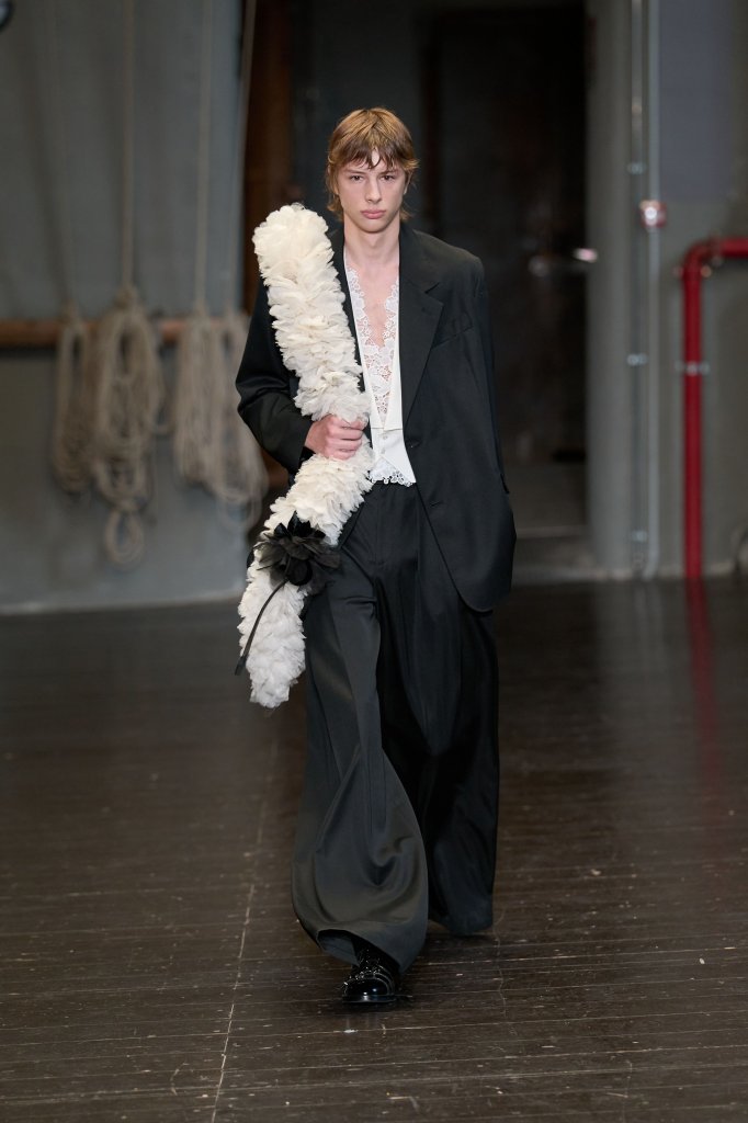 西蒙娜&middot;罗莎 Simone Rocha 2027春夏男装秀
