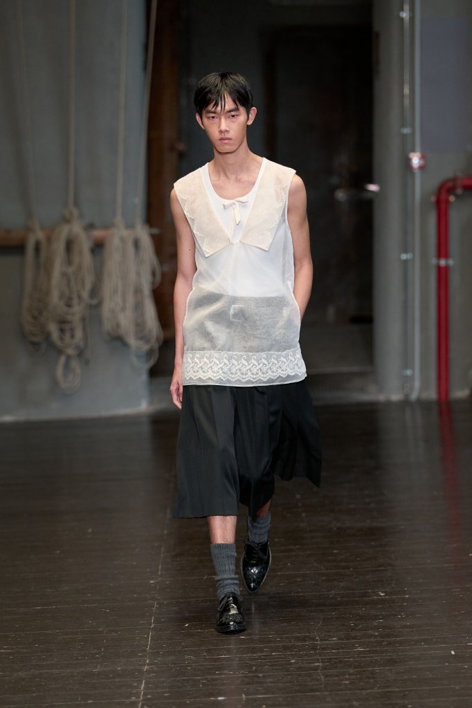 西蒙娜&middot;罗莎 Simone Rocha 2027春夏男装秀