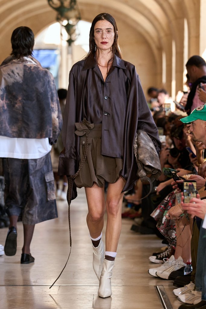 王逢陈 Feng Chen Wang 2027春夏男装秀 - Paris Spring 2027