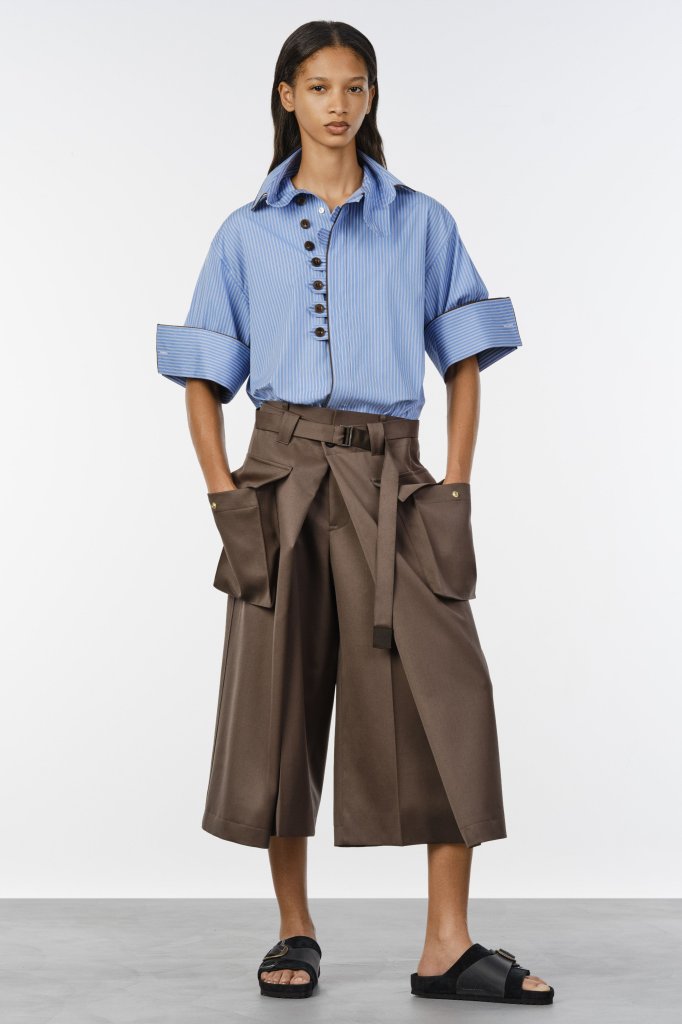 Sacai 2027早春度假系列发布秀