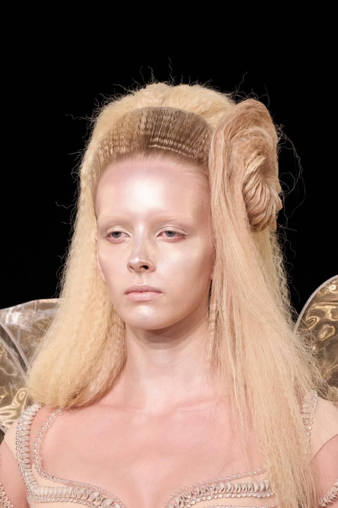 艾里斯&middot;范&middot;荷本 Iris van Herpen 2026/27秋冬高级定制秀(细节) - Couture Fall 2026