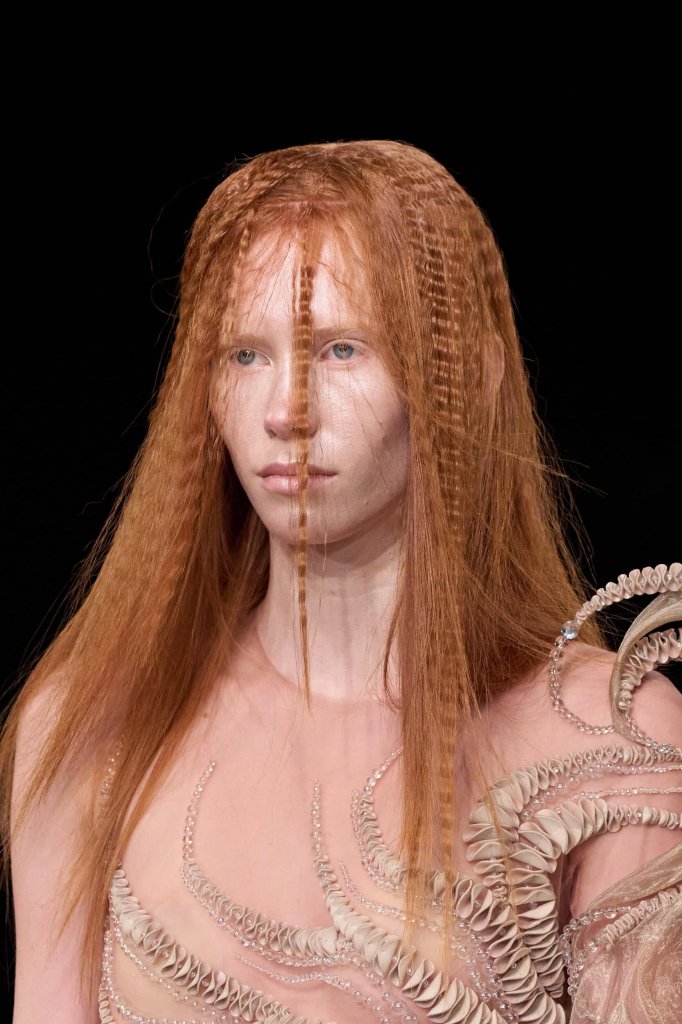 艾里斯&middot;范&middot;荷本 Iris van Herpen 2026/27秋冬高级定制秀(细节) - Couture Fall 2026