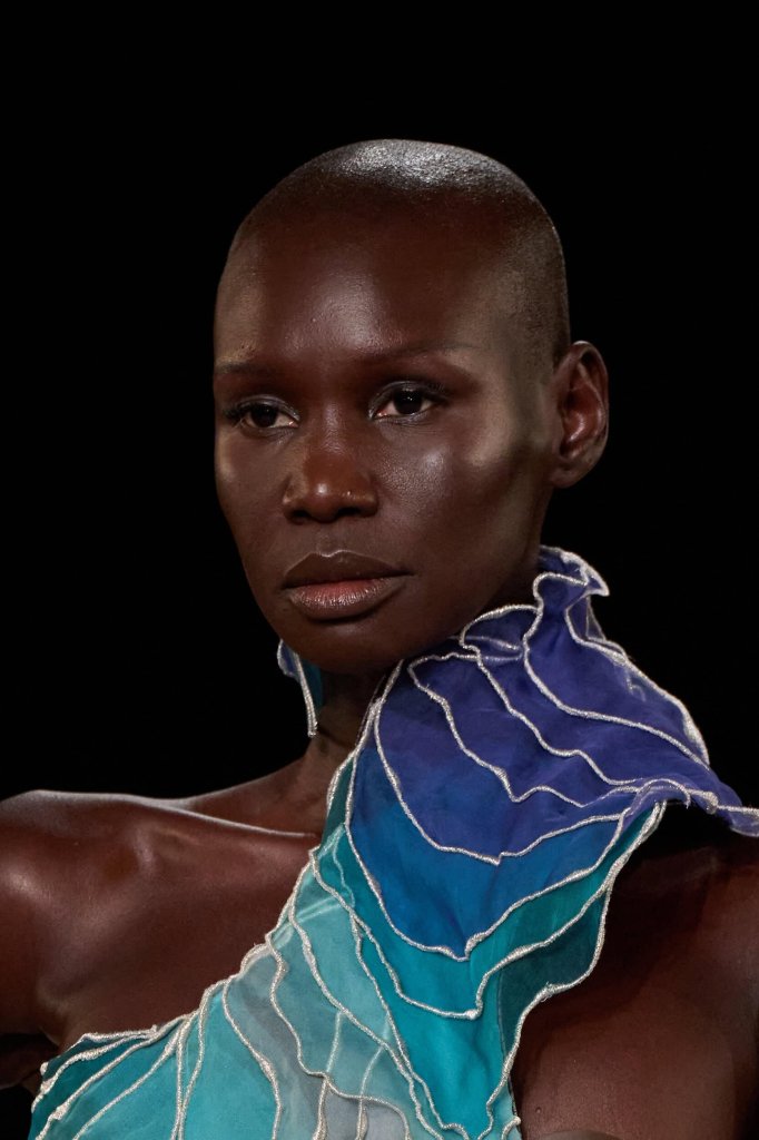 艾里斯&middot;范&middot;荷本 Iris van Herpen 2026/27秋冬高级定制秀(细节) - Couture Fall 2026