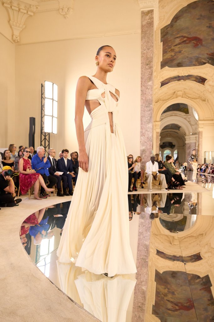 夏帕瑞丽 Schiaparelli 2026/27秋冬高级定制秀 - Couture Fall 2026