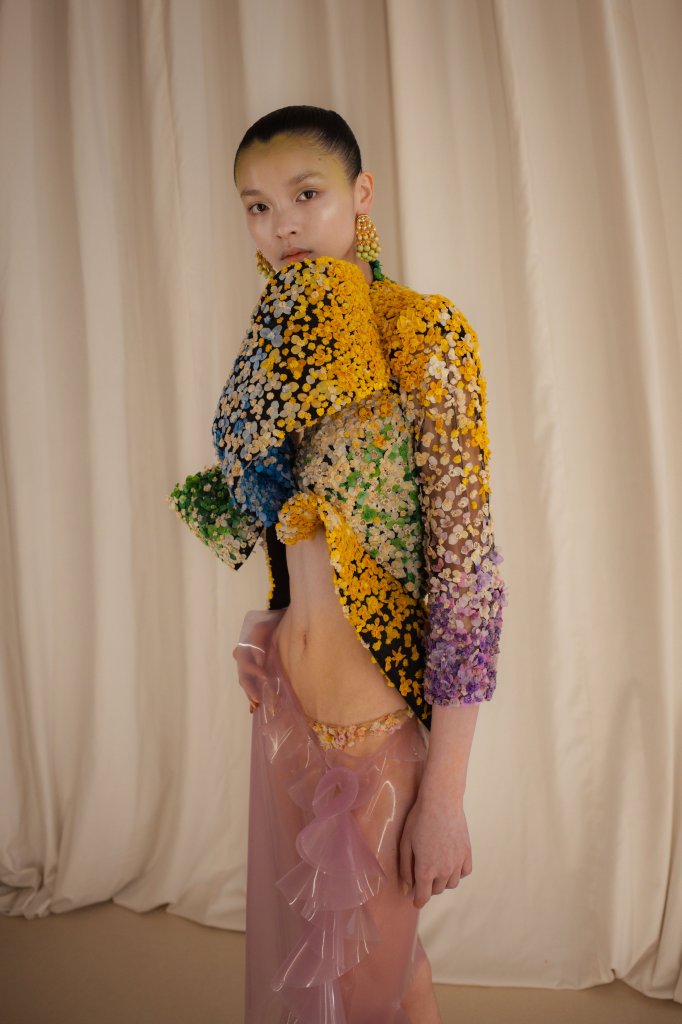 夏帕瑞丽 Schiaparelli 2026/27秋冬高级定制秀(后台妆容) - Couture Fall 2026