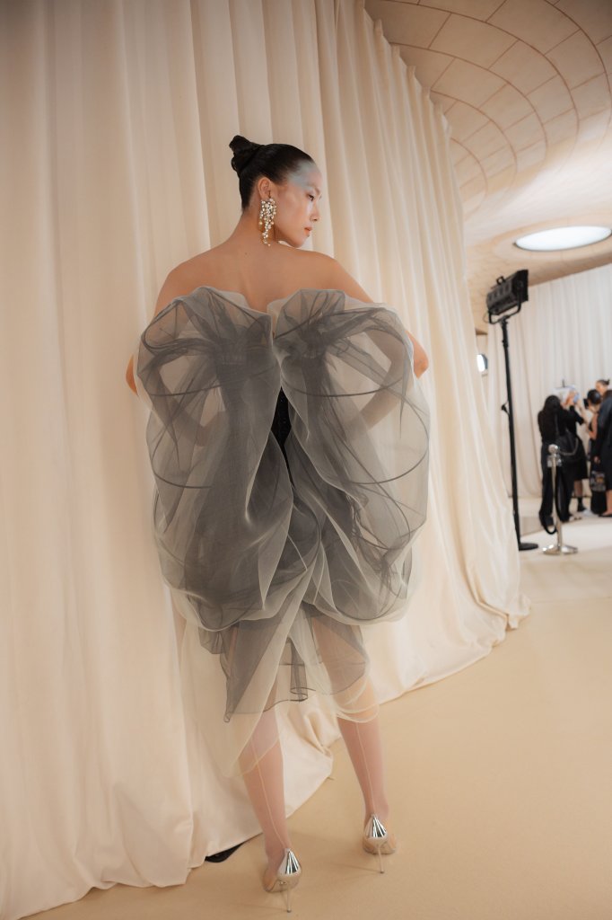 夏帕瑞丽 Schiaparelli 2026/27秋冬高级定制秀(后台妆容) - Couture Fall 2026