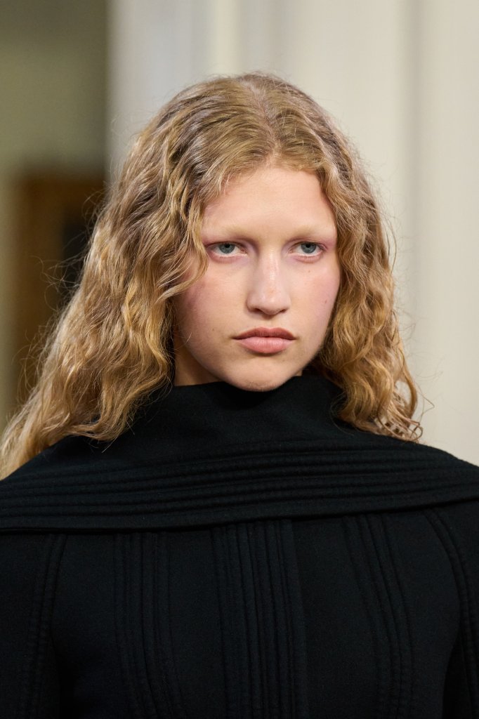 Standing Ground 2026/27秋冬高级定制秀(细节) - Couture Fall 2026