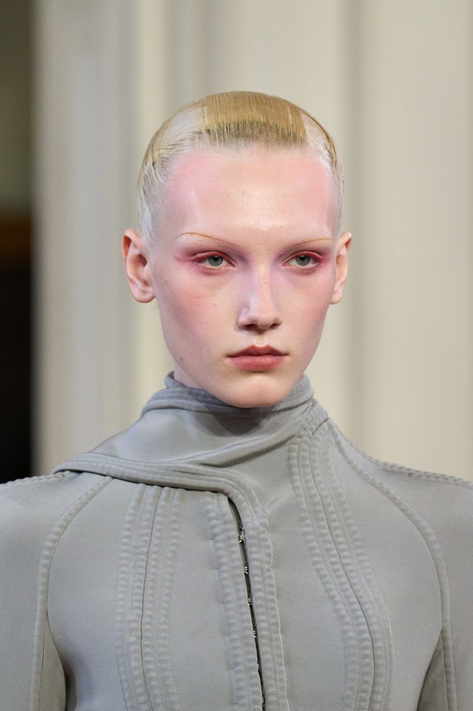 Standing Ground 2026/27秋冬高级定制秀(细节) - Couture Fall 2026