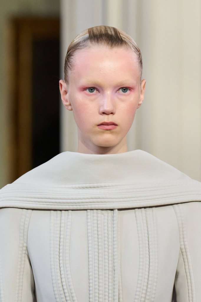 Standing Ground 2026/27秋冬高级定制秀(细节) - Couture Fall 2026