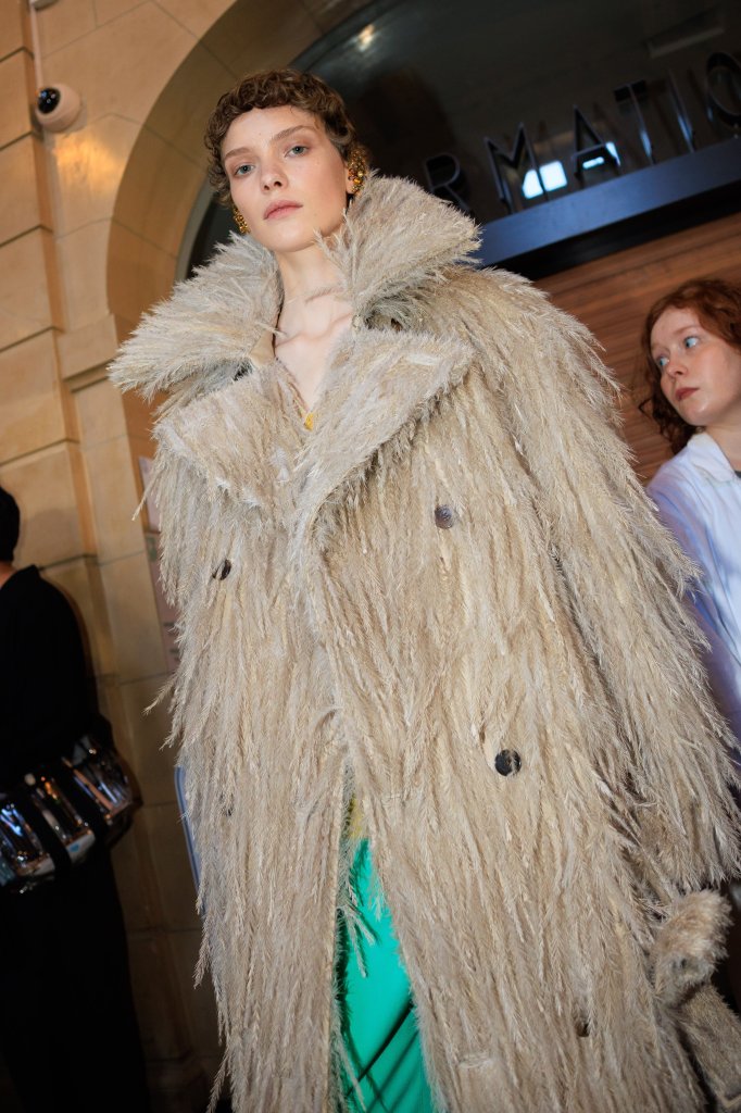 巴黎世家 Balenciaga 2026/27秋冬高级定制秀(后台妆容) - Couture Fall 2026