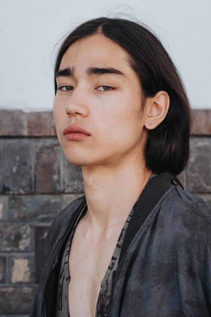 Ziggy Chen 2027春夏男装秀(后台妆容) - Paris Spring 2027