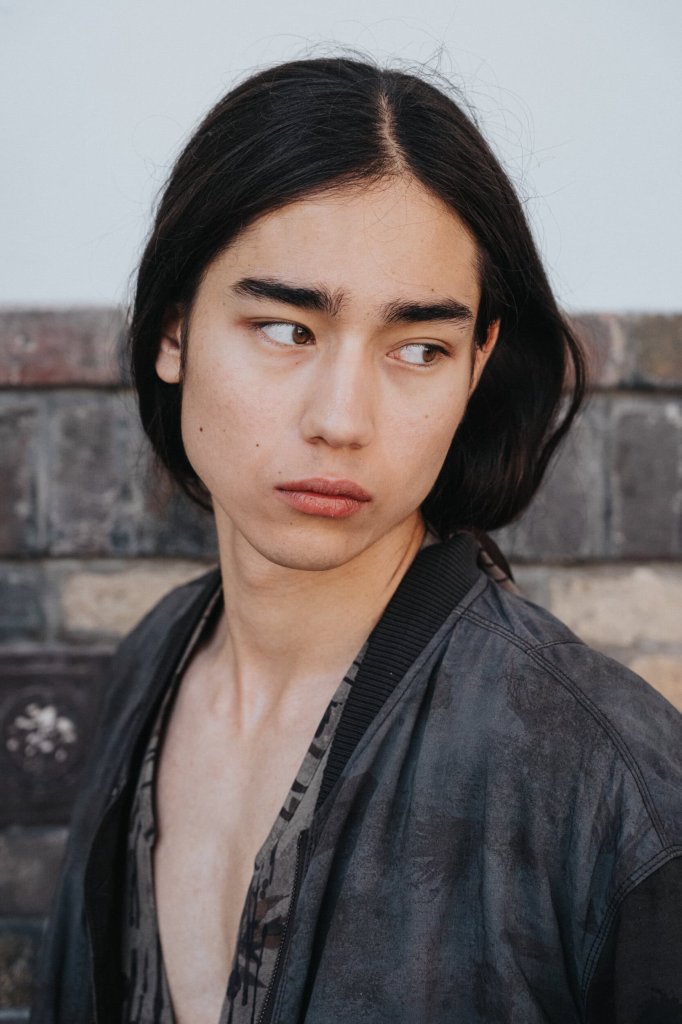 Ziggy Chen 2027春夏男装秀(后台妆容) - Paris Spring 2027