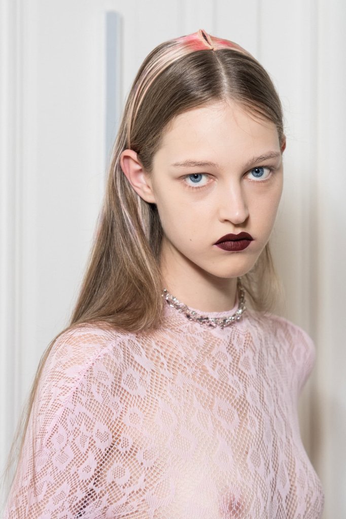Peet Dullaert 2026/27秋冬高级定制秀(后台妆容) - Couture Fall 2026