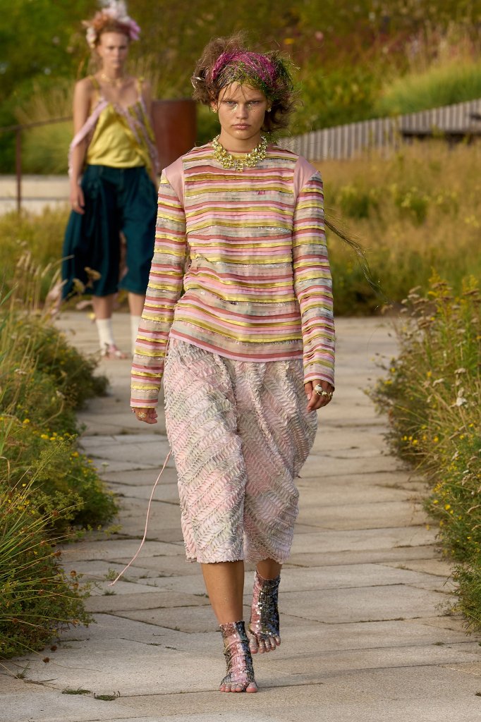 Collina Strada 美国 U.S.A 纽约 New York City 走秀(Runway) 2027春夏 2027 S/S 女装 长袖T恤 Long Sleeve T-Shirt 女装