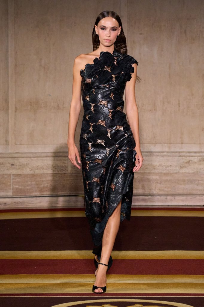 克里斯蒂安&middot;西里亚诺 Christian Siriano 2027春夏高级成衣秀 - New York Spring 2027