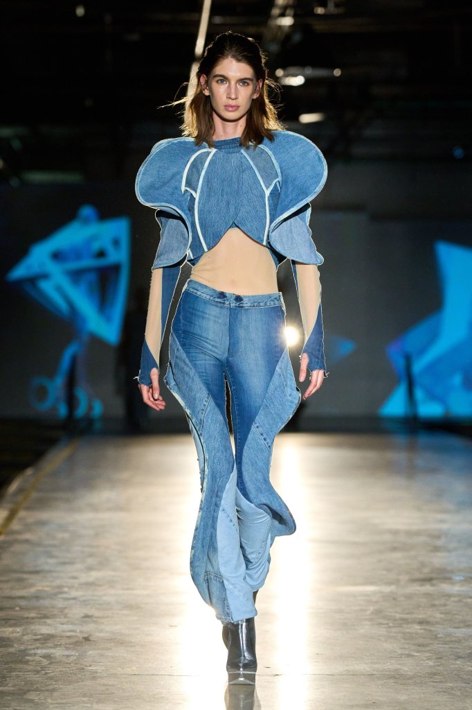 “不三不四” Threeasfour 美国 U.S.A 纽约 New York City 走秀(Runway) 2027春夏 2027 S/S 女装