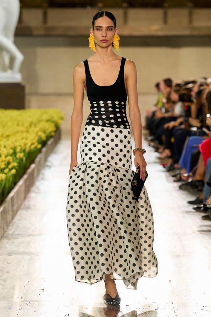 卡罗琳娜&middot;海莱娜 Carolina Herrera 2027春夏高级成衣秀 - New York Spring 2027