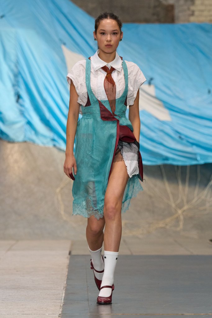 东区时尚 Fashion East 2027春夏高级成衣秀 - London Spring 2027