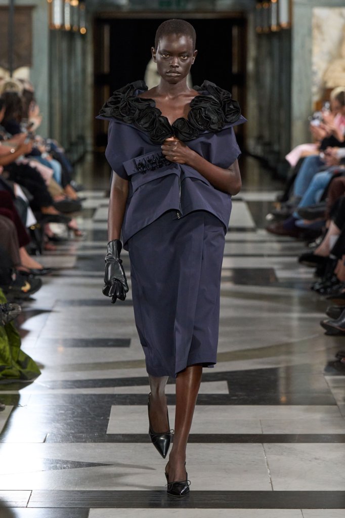 西蒙娜&middot;罗莎 Simone Rocha 2027春夏高级成衣秀 - London Spring 2027