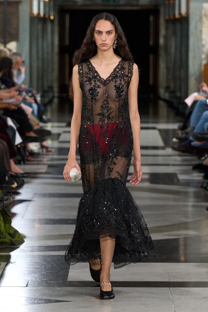 西蒙娜&middot;罗莎 Simone Rocha 2027春夏高级成衣秀 - London Spring 2027