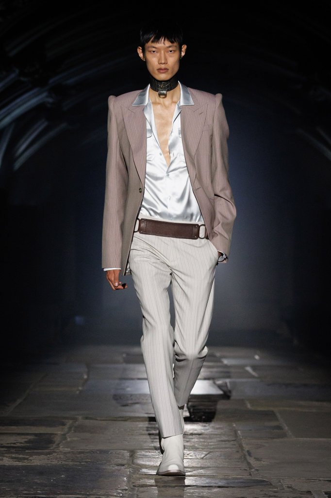 亚历山大&middot;麦昆 Alexander McQueen 2027春夏高级成衣秀 - London Spring 2027