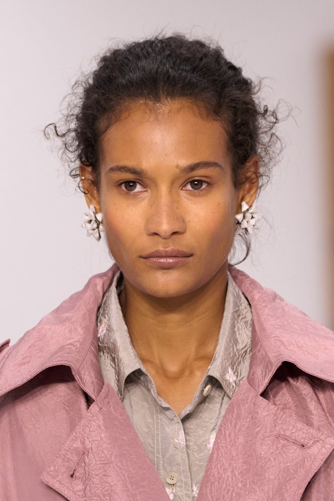 巴宝莉 Burberry 2027春夏高级成衣秀(细节) - London Spring 2027