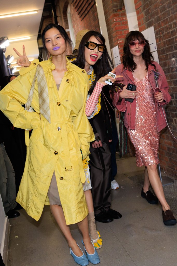 巴宝莉 Burberry 2027春夏高级成衣秀(后台妆容) - London Spring 2027