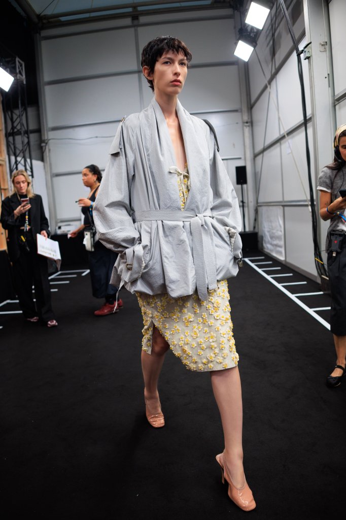 巴宝莉 Burberry 2027春夏高级成衣秀(后台妆容) - London Spring 2027