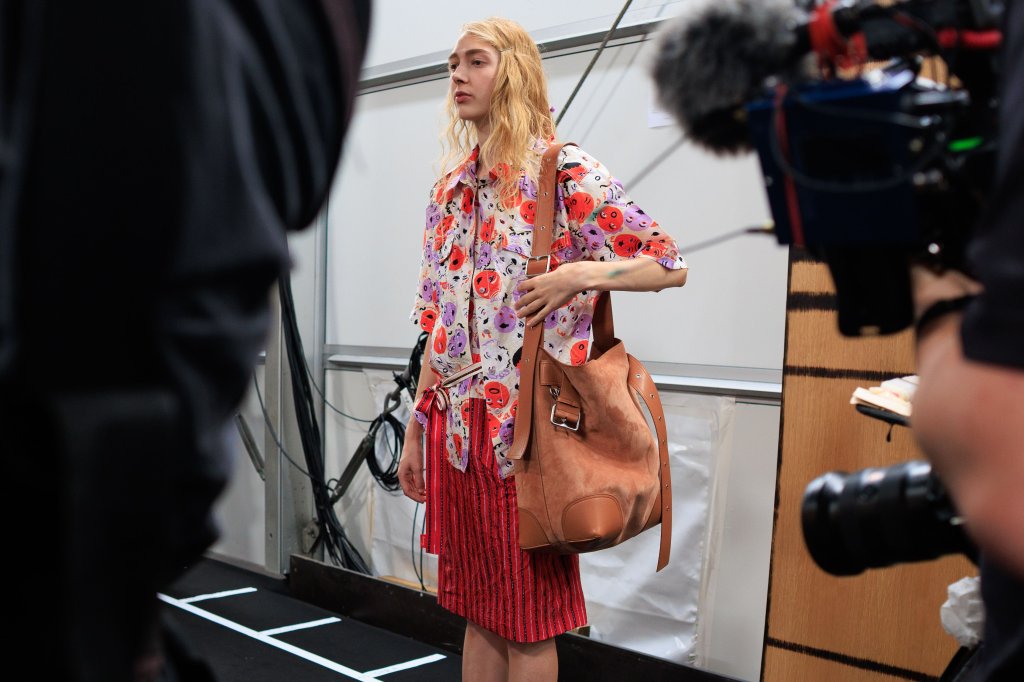 巴宝莉 Burberry 2027春夏高级成衣秀(后台妆容) - London Spring 2027
