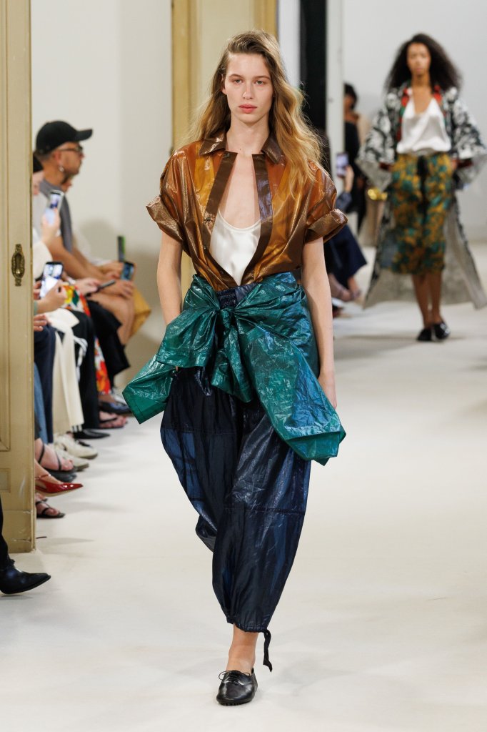 阿尔伯特-菲尔蒂 Alberta Ferretti 2027春夏高级成衣秀 - Milan Spring 2027
