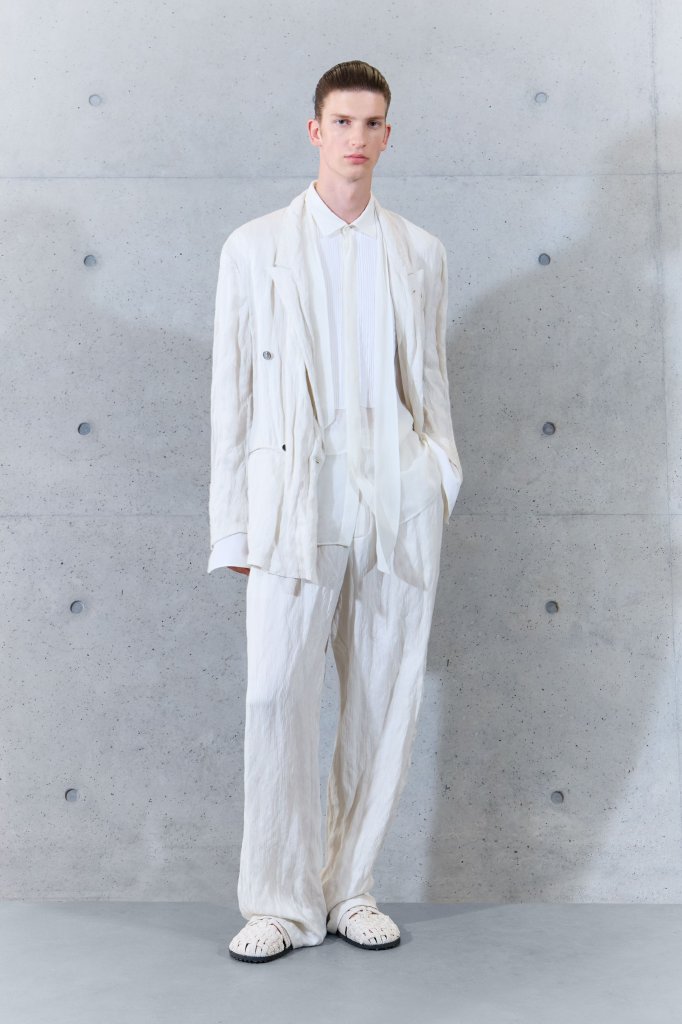 安普里奥&middot;阿玛尼 Emporio Armani 2027春夏高级成衣Lookbook