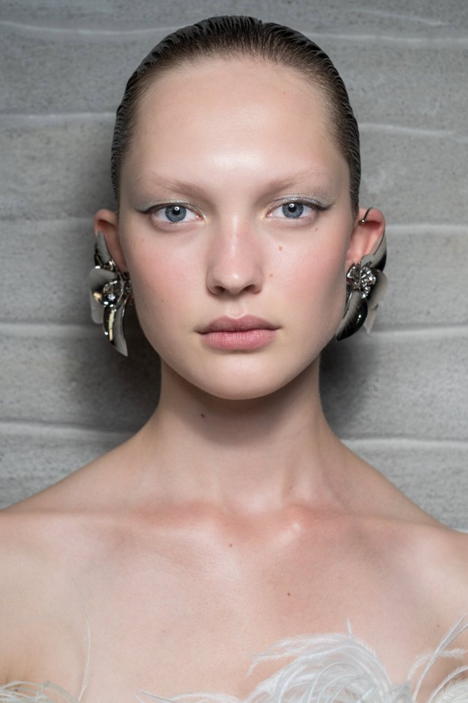 蓝色情人 Blumarine 2027春夏高级成衣秀(后台妆容) - Milan Spring 2027