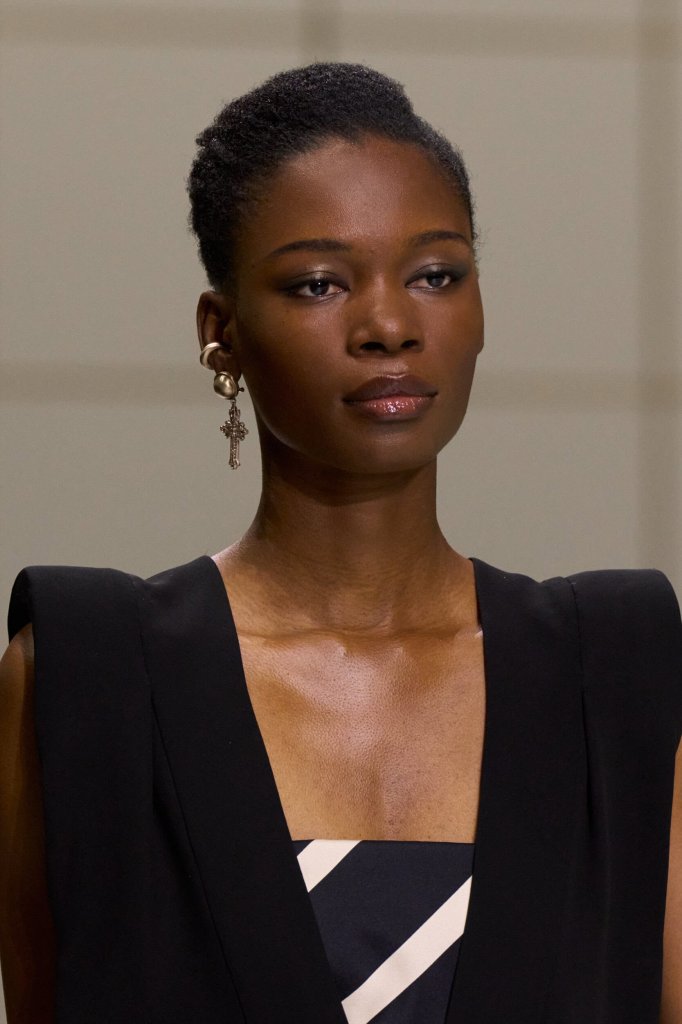 乔治&middot;阿玛尼 Giorgio Armani 2027春夏高级成衣秀(细节) - Milan Spring 2027