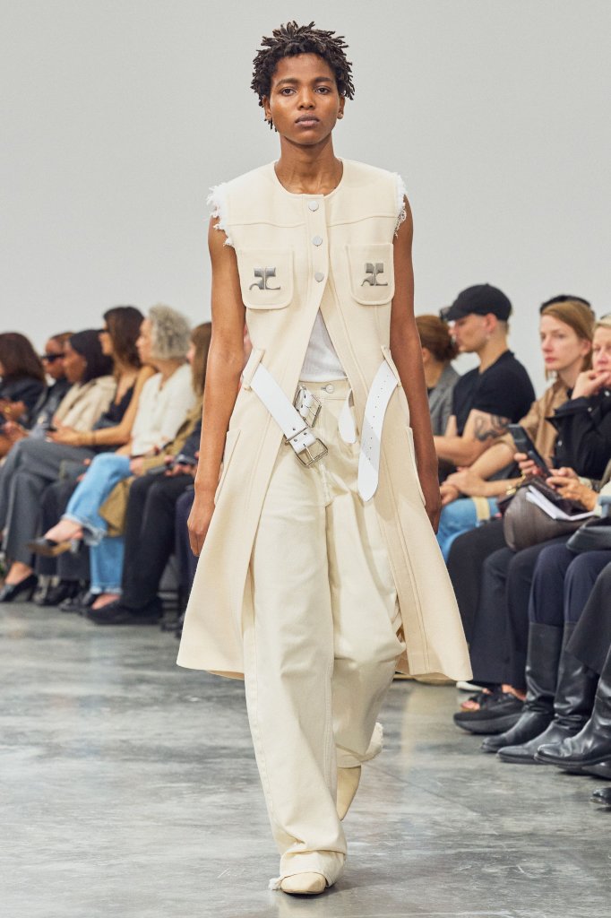 Courr&egrave;ges 2027春夏高级成衣秀 - Paris Spring 2027
