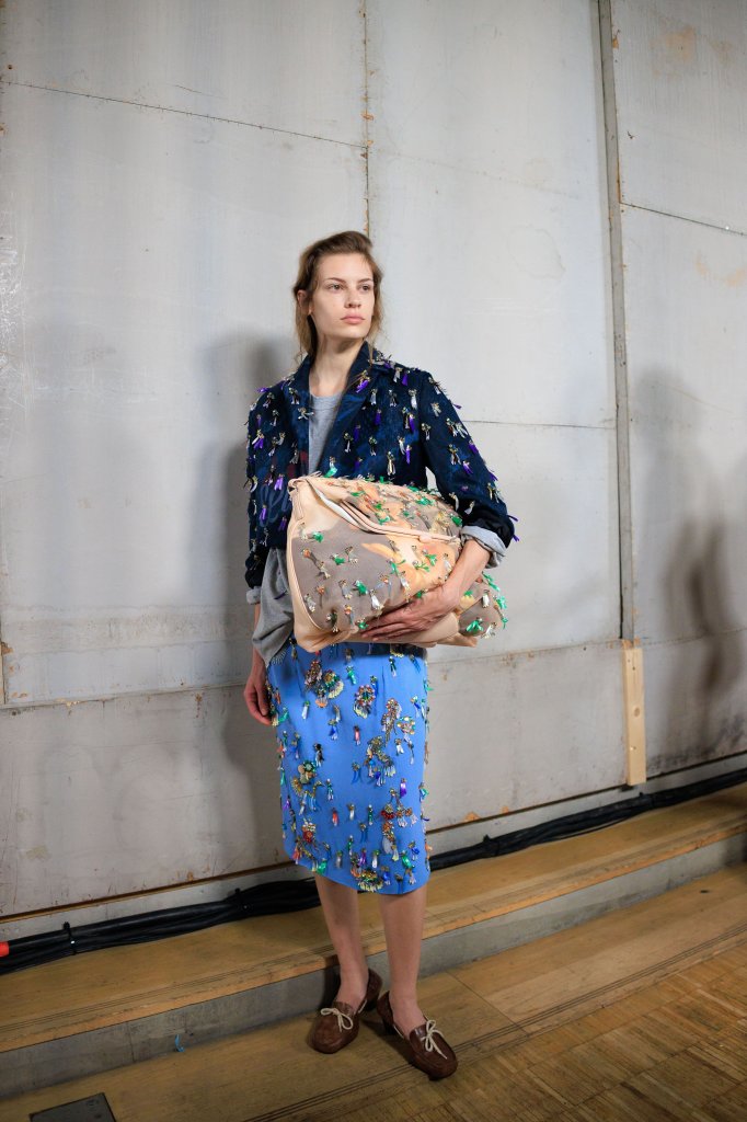 德赖斯&middot;范诺顿 Dries Van Noten 2027春夏高级成衣秀(后台妆容) - Paris Spring 2027