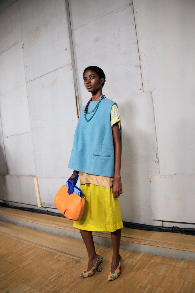 德赖斯&middot;范诺顿 Dries Van Noten 2027春夏高级成衣秀(后台妆容) - Paris Spring 2027